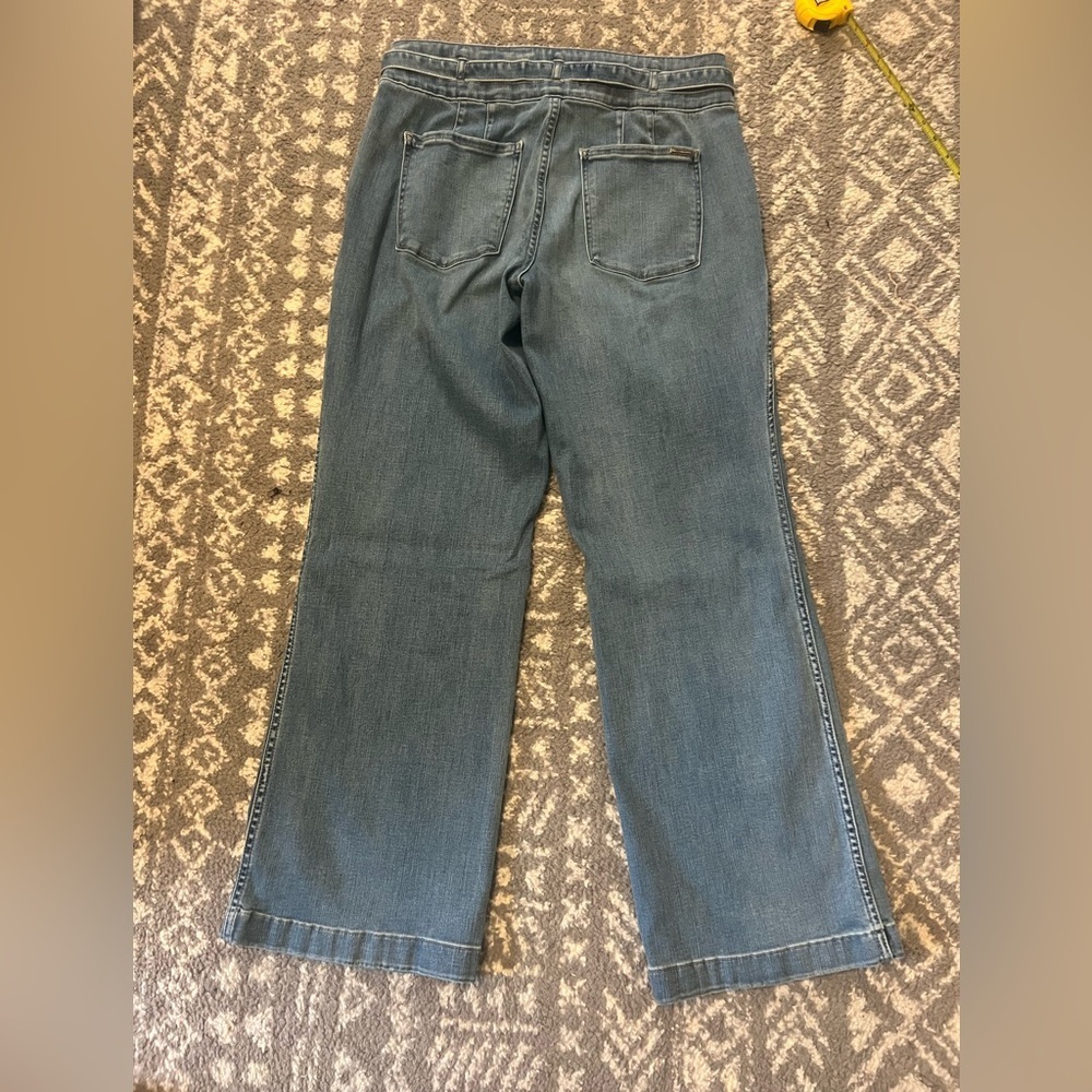 White House Black Market Faded Blue Wide-high rise jeans size 12 (A203) - Picture 14 of 14